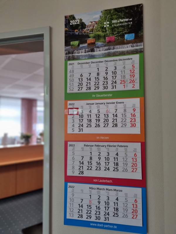 Jahreskalender erstmals im Schrittsteine Design in Kanzleifarben