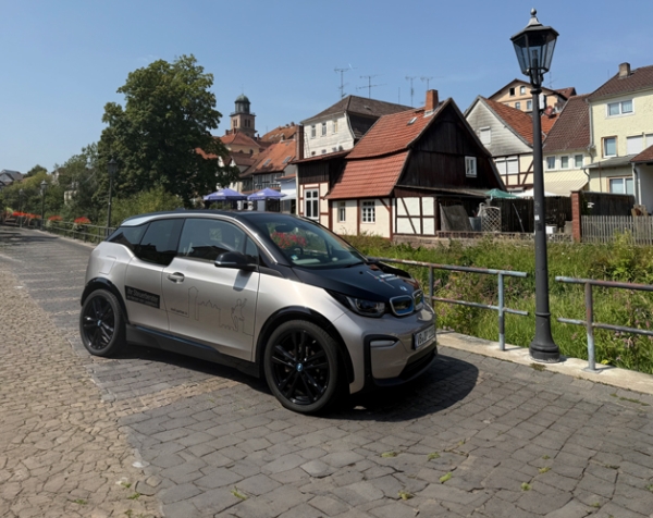 Neues Steuermobil im Herzen von Lauterbach unterwegs